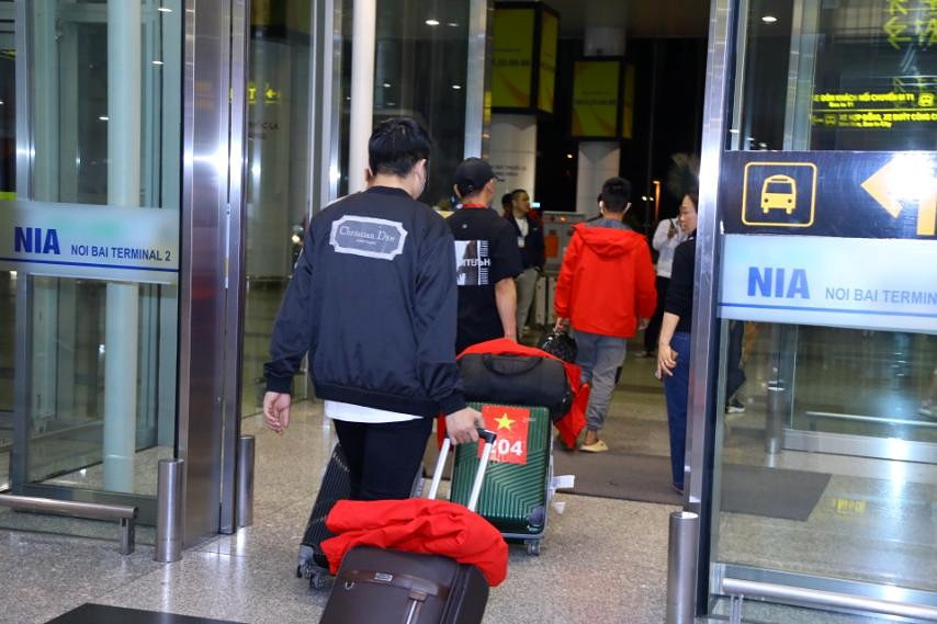 More than 300 Vietnamese nationals repatriated from Myanmar fighting areas